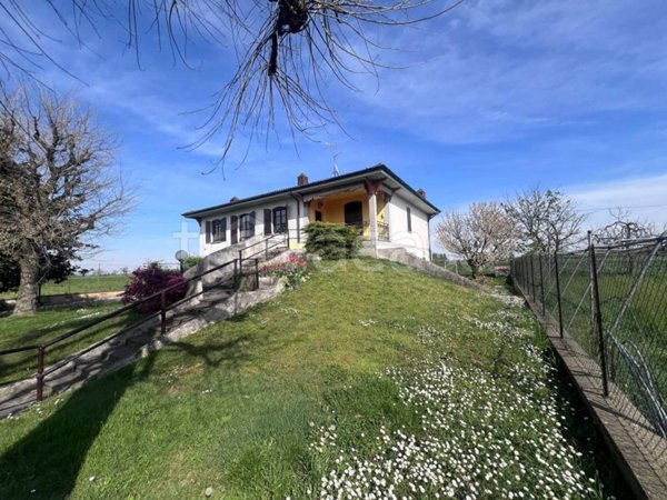 casa indipendente in vendita a Persico Dosimo in zona Bettenesco