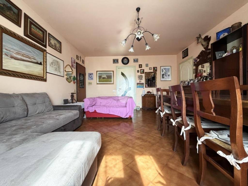 appartamento in vendita a Persico Dosimo in zona Persichello