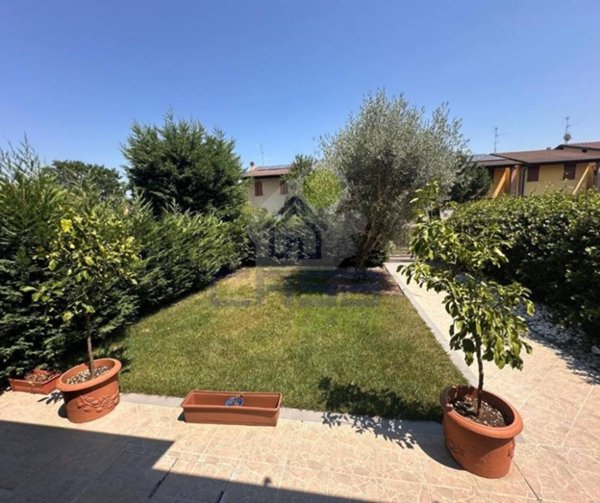 casa indipendente in vendita a Persico Dosimo in zona Persichello