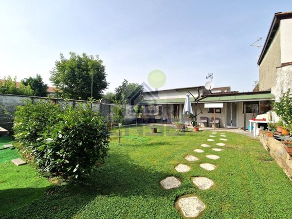 casa indipendente in vendita a Persico Dosimo in zona Persichello