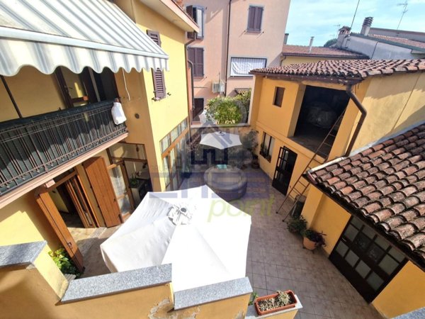 casa indipendente in vendita a Persico Dosimo in zona Persichello