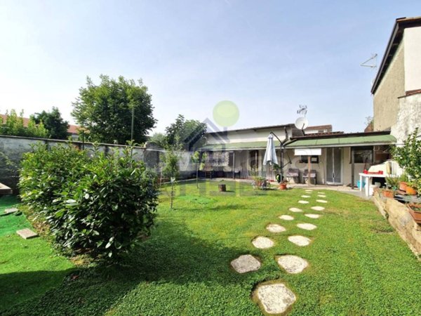 casa indipendente in vendita a Persico Dosimo in zona Persichello