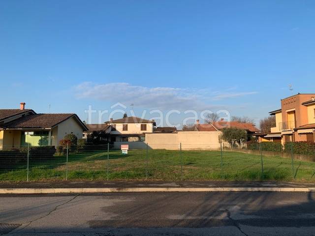 terreno edificabile in vendita a Pescarolo ed Uniti