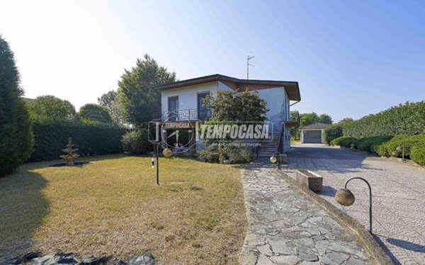 casa indipendente in vendita a Pescarolo ed Uniti