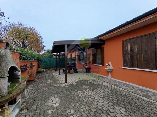 casa indipendente in vendita a Pescarolo ed Uniti