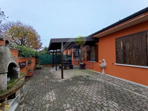 casa indipendente in vendita a Pescarolo ed Uniti