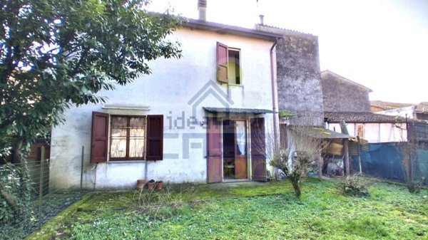 casa indipendente in vendita a Pescarolo ed Uniti