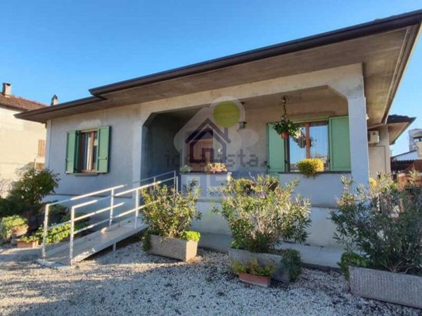 casa indipendente in vendita a Pescarolo ed Uniti in zona Pieve Terzagni