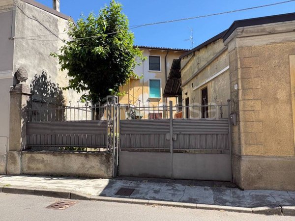 casa indipendente in vendita a Pescarolo ed Uniti
