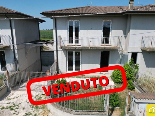 casa indipendente in vendita a Pessina Cremonese
