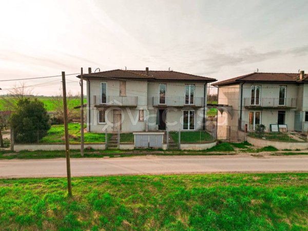 casa indipendente in vendita a Pessina Cremonese