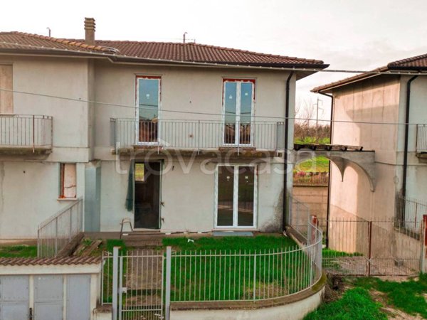 casa indipendente in vendita a Pessina Cremonese