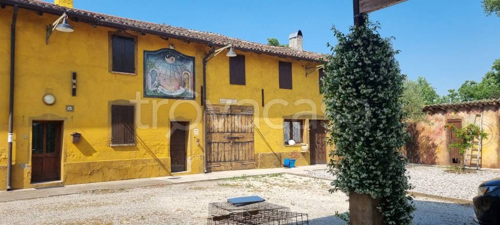 casa indipendente in vendita a Pessina Cremonese