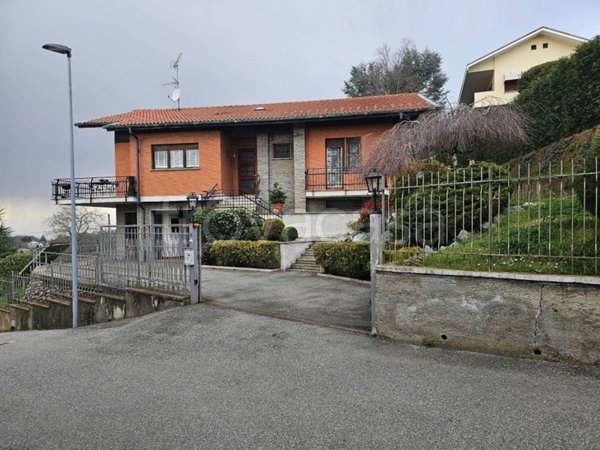 casa indipendente in vendita a Pino Torinese
