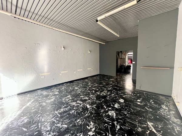 locale commerciale in vendita a Pino Torinese