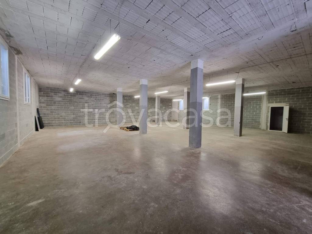 locale commerciale in vendita a Pino Torinese