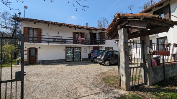 pentavano in vendita a Pino Torinese in zona Valle Ceppi
