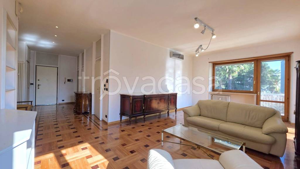 appartamento in vendita a Pino Torinese in zona Strada San Felice