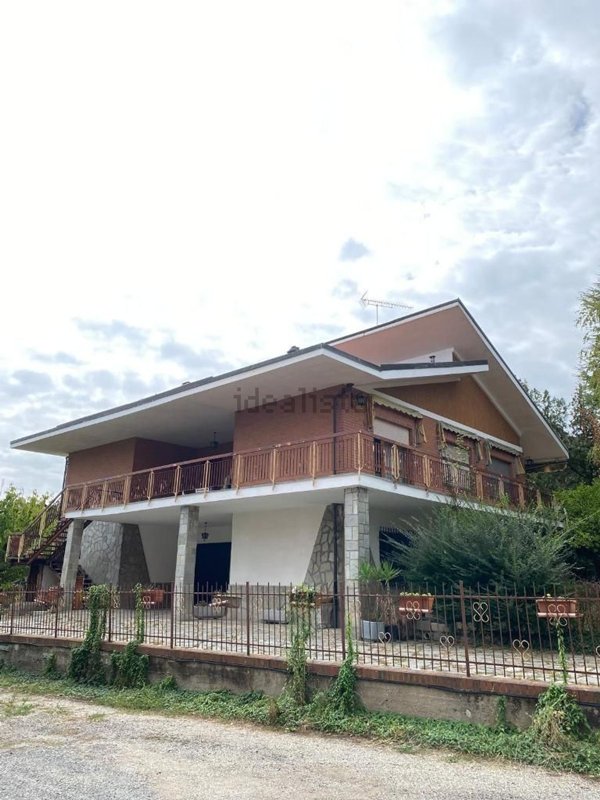 casa indipendente in vendita a Pino Torinese in zona Strada San Felice