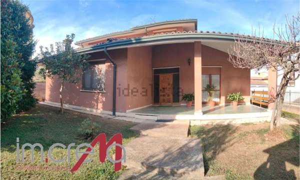 casa indipendente in vendita a Pianengo