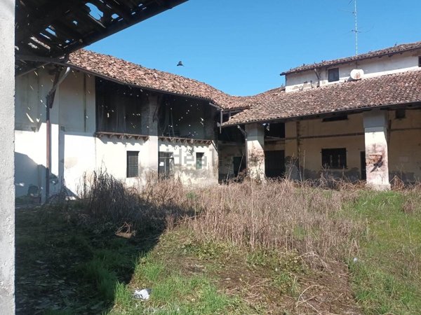 casale in vendita a Pianengo