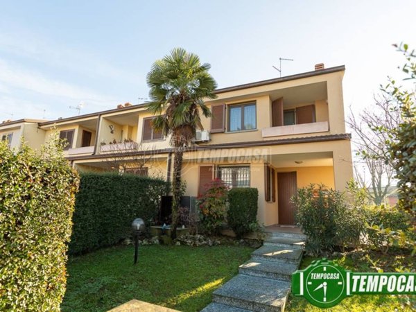 casa indipendente in vendita a Pianengo