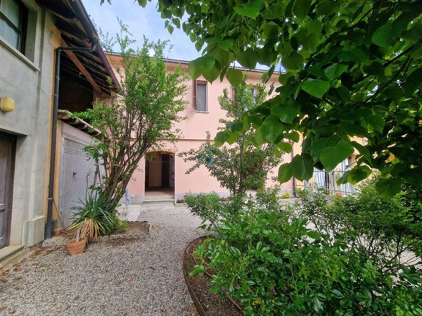 casa indipendente in vendita a Pianengo