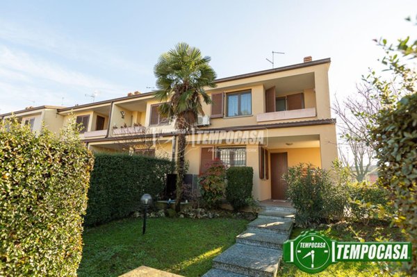 casa indipendente in vendita a Pianengo