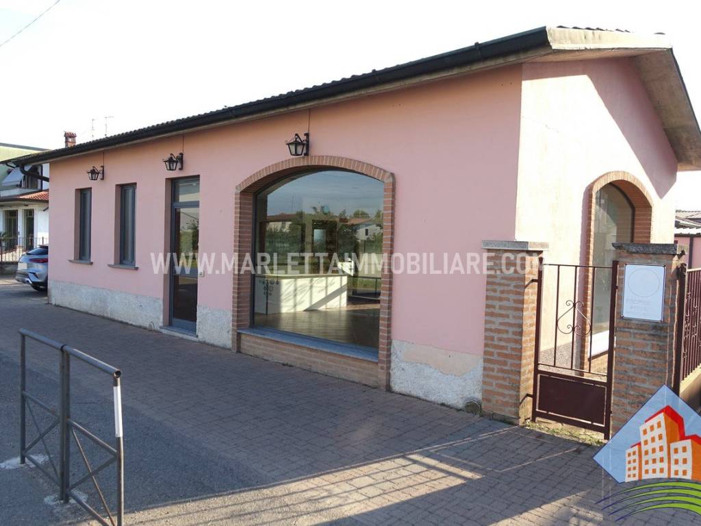 ufficio in vendita a Pianengo