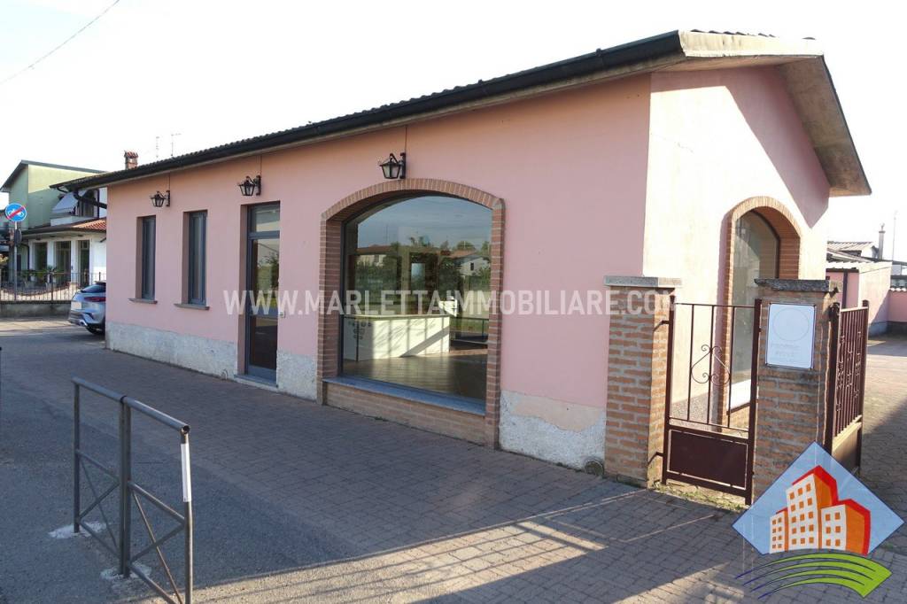 negozio in vendita a Pianengo