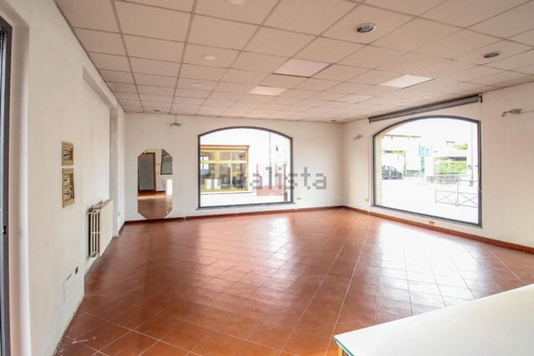 negozio in vendita a Pianengo