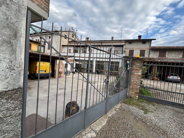 casa indipendente in vendita a Pianengo