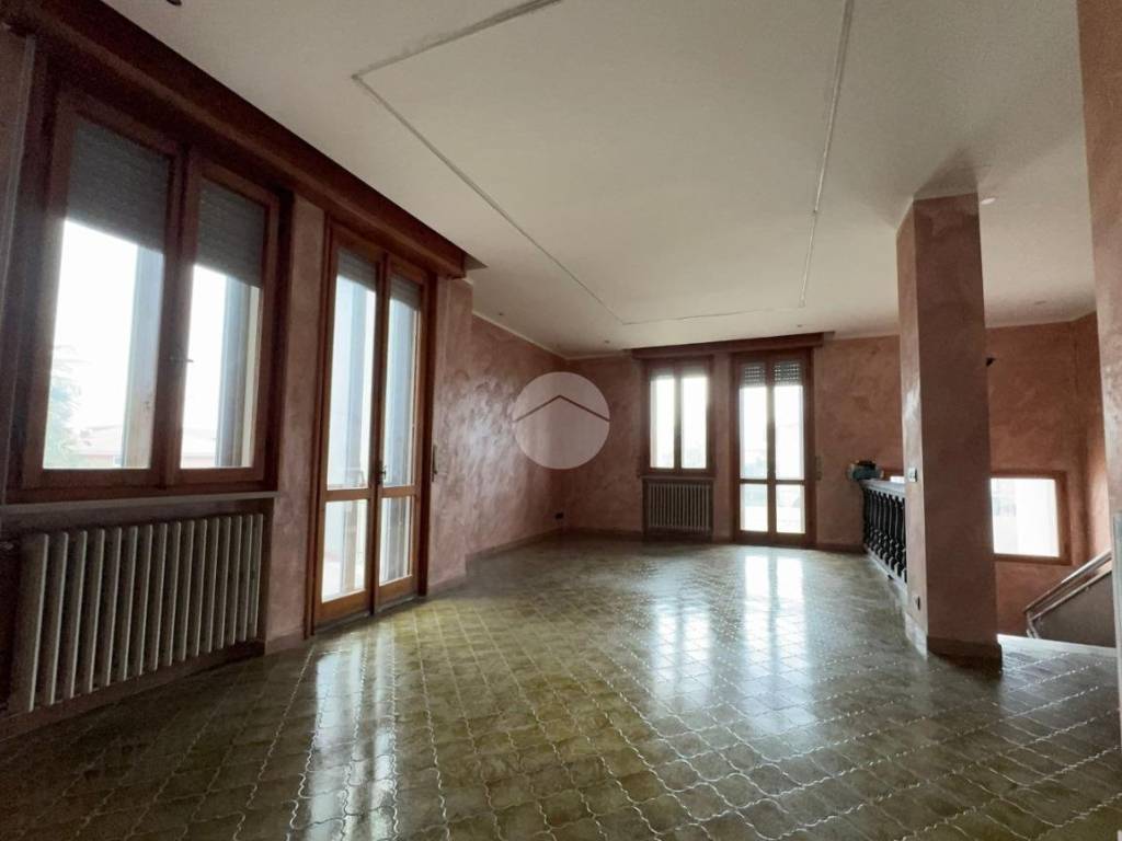 casa indipendente in vendita a Pianengo