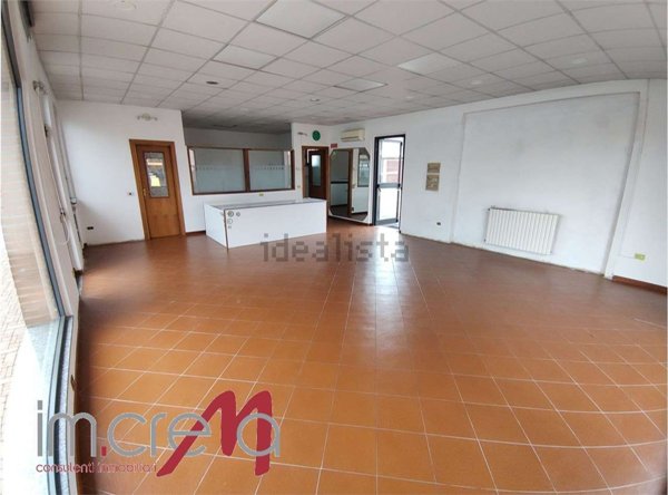 ufficio in vendita a Pianengo