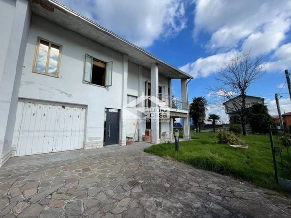 casa indipendente in vendita a Pianengo