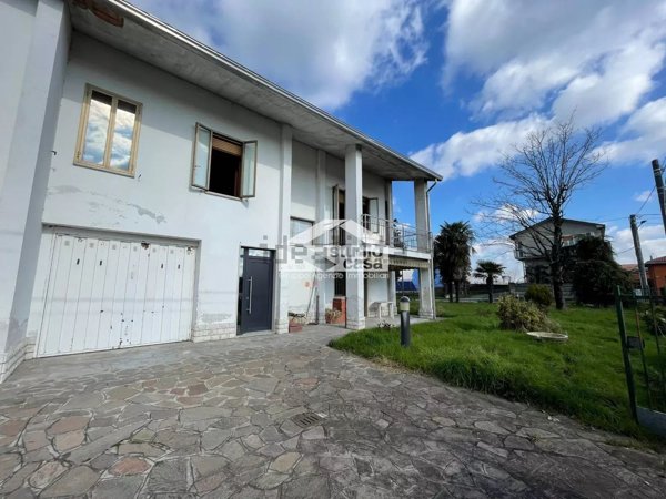 casa indipendente in vendita a Pianengo
