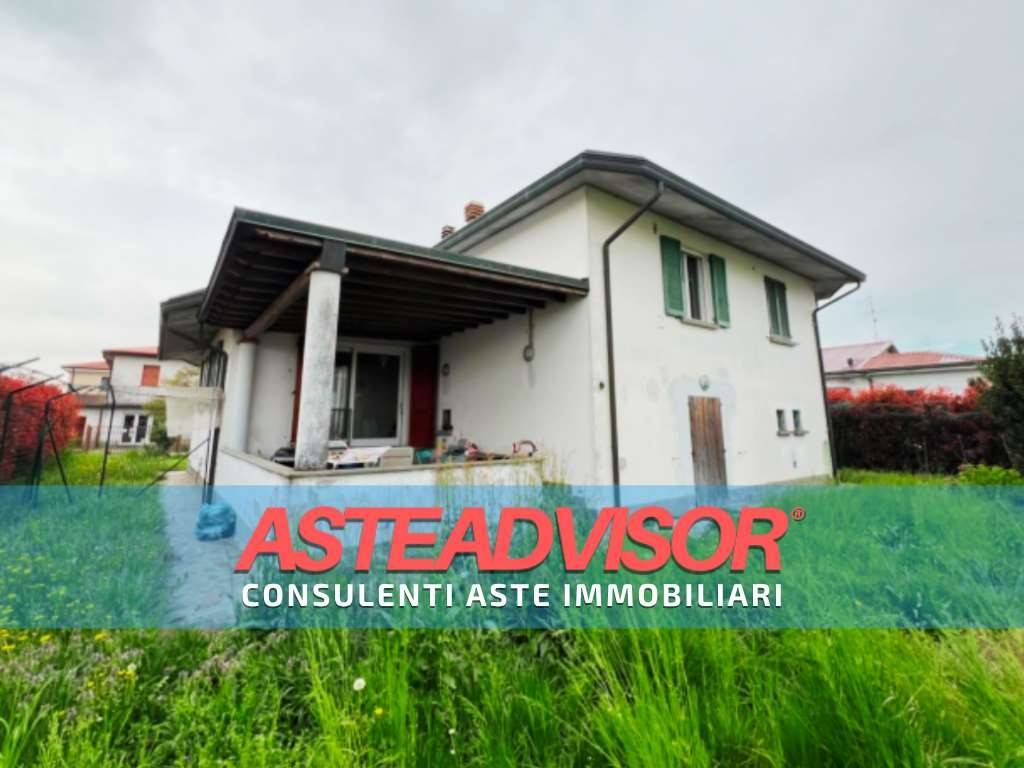 casa indipendente in vendita a Pianengo