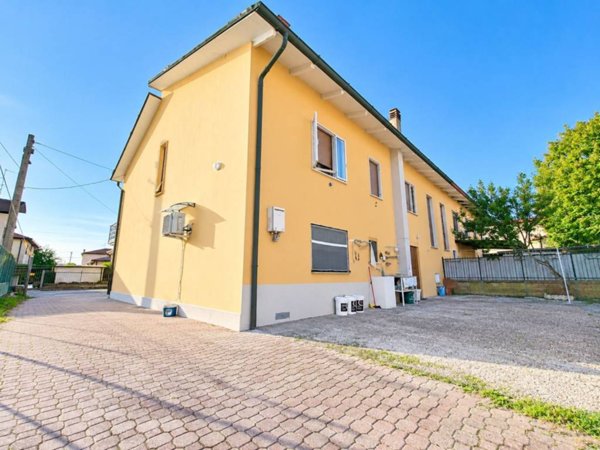 casa indipendente in vendita a Pianengo