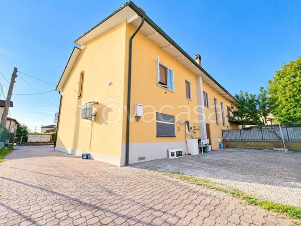casa indipendente in vendita a Pianengo