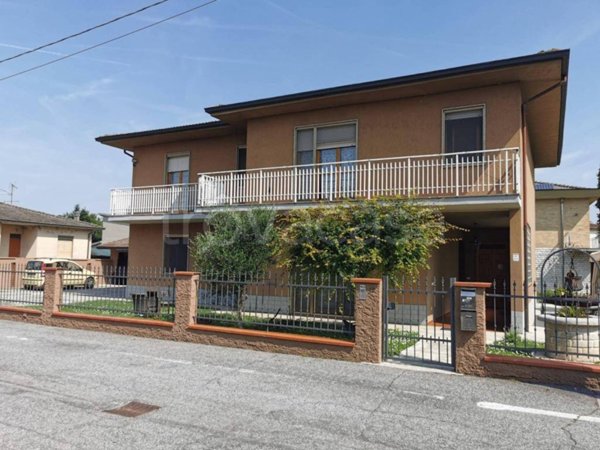 casa indipendente in vendita a Pieve d'Olmi