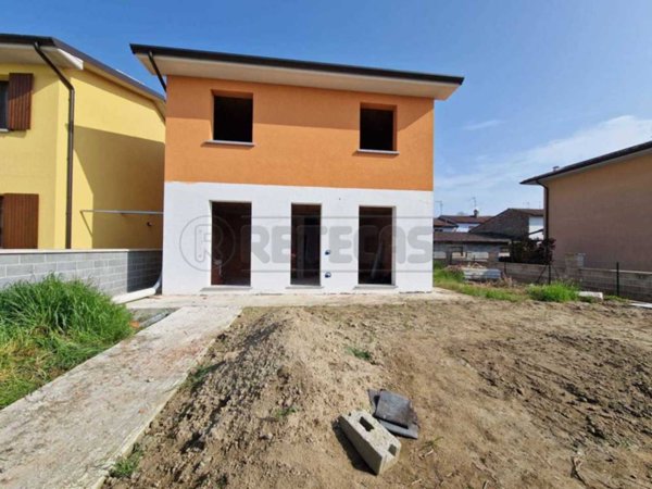 casa indipendente in vendita a Pieve d'Olmi