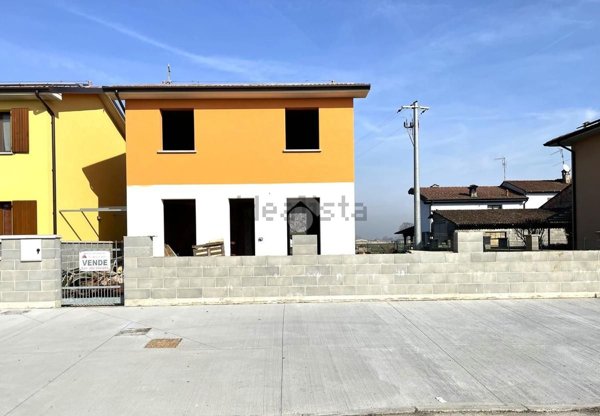 casa indipendente in vendita a Pieve d'Olmi