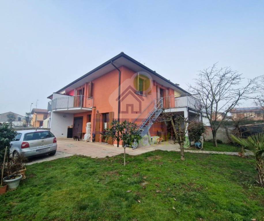 casa indipendente in vendita a Pieve d'Olmi