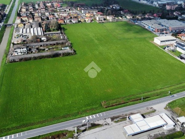 terreno edificabile in vendita a Pieve San Giacomo