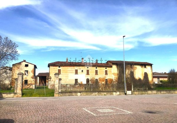 casale in vendita a Pieve San Giacomo