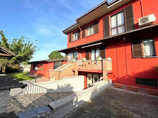 casa indipendente in vendita a Pizzighettone in zona Regona
