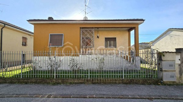 casa indipendente in vendita a Pizzighettone