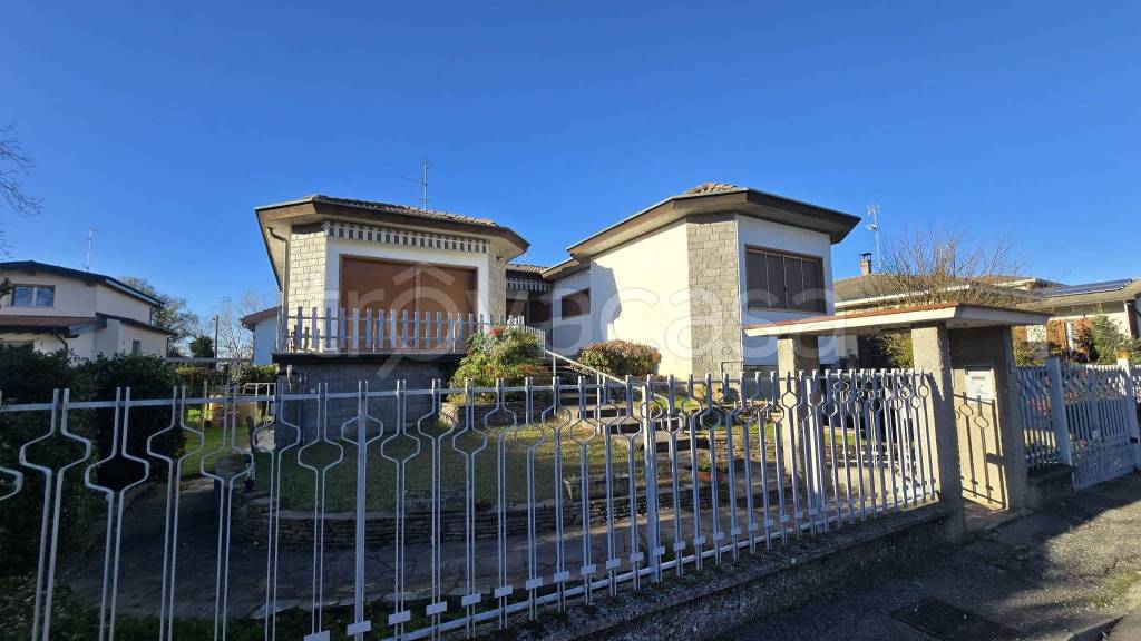 casa indipendente in vendita a Pizzighettone