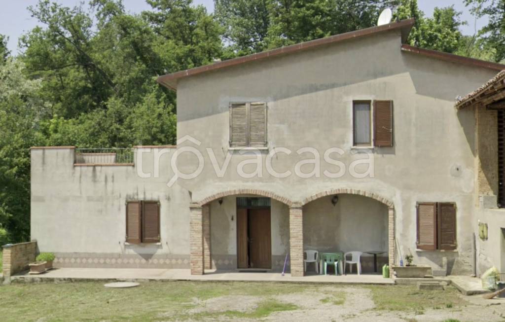 casa indipendente in vendita a Pizzighettone in zona Regona