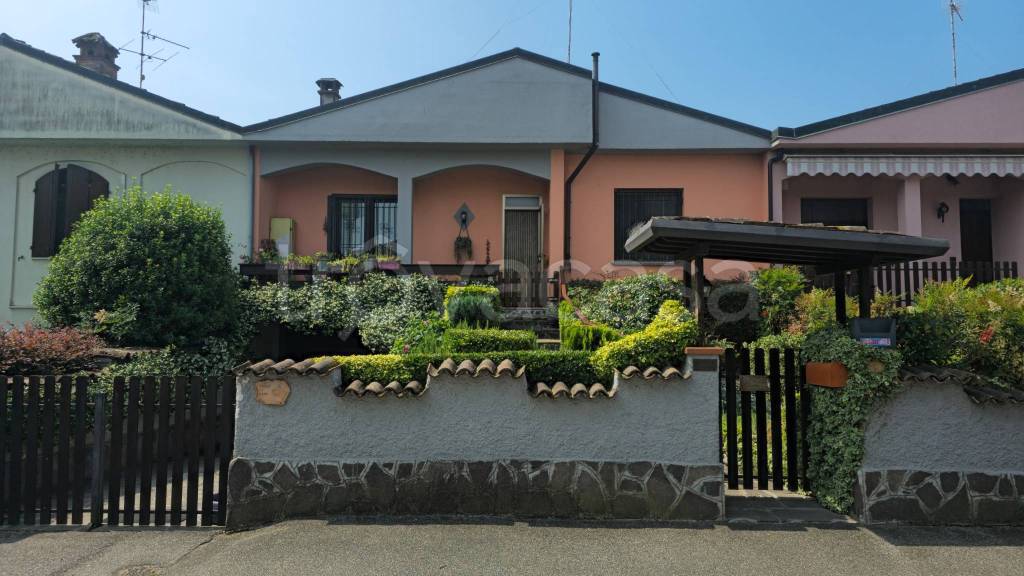 casa indipendente in vendita a Pizzighettone
